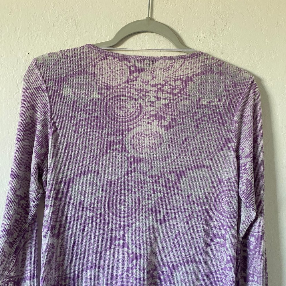 One World Womens Top Rhinestone Waffle Knit Boho Size M Purple Paisley Casual - Picture 7 of 11